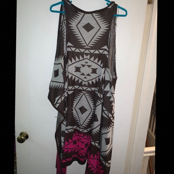 Geometric Pink and Brown Sweater - Picture 2 of 6